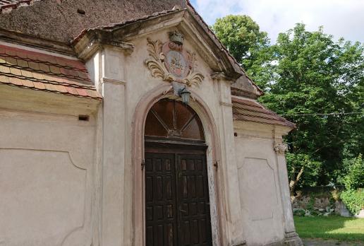 Kościół w Sławnikowicach, Mariusz
