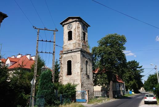 Wieża po kościele ewangelickm w Mrowinach, Mariusz