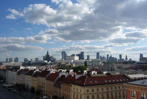 Widok na Krakowskie Przedmieście i panoramę Warszawy, allie