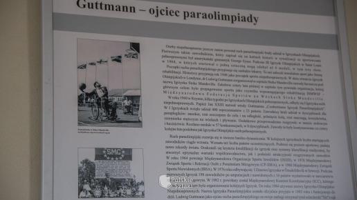 Guttmann urodził się w Toszku
