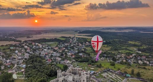 Lot balonem czyli Baloniada na zamku Ogrodzieniec na Jurze - zdjęcie